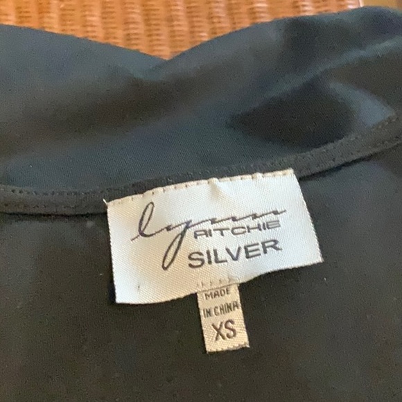 Lynn Ritchie Silver- Black L/S Knit Top- V Cut Out Neck With Silver Grommets-XS - Picture 8 of 10